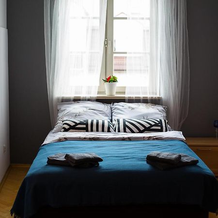 V Hostel Βαρσοβία Εξωτερικό φωτογραφία