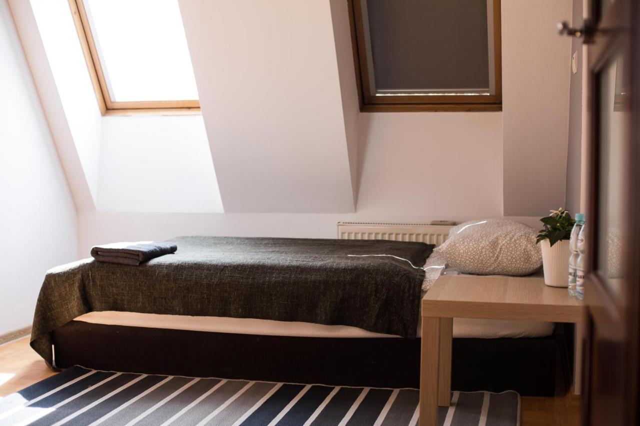 V Hostel Βαρσοβία Εξωτερικό φωτογραφία