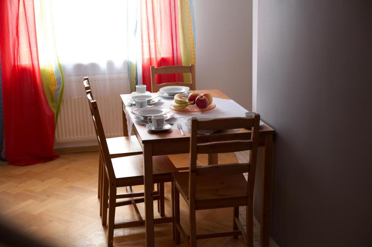 V Hostel Βαρσοβία Εξωτερικό φωτογραφία
