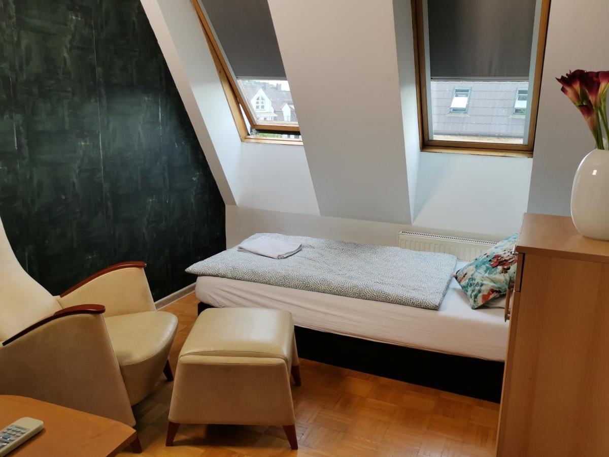 V Hostel Βαρσοβία Εξωτερικό φωτογραφία